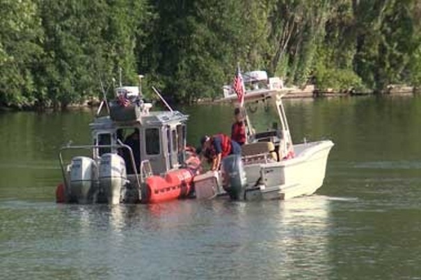 Saturday river search - В реке Милуоки в среду ночью было обнаружено тело мужчины