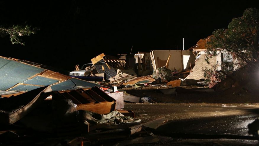 1454485892109 - Десятки домов разрушены после торнадо в Алабама