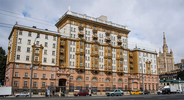 Zdanie posolstva SSHA v Moskve - Бизнес виза в США