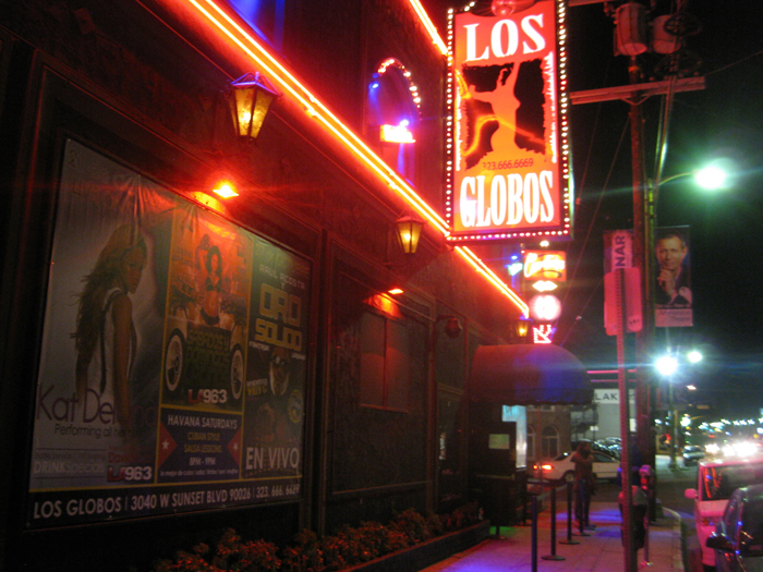 Los Globos - Ночной Лос-Анджелес